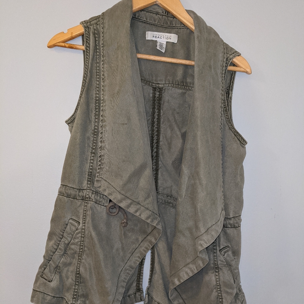 Kenneth Cole Army Green Flowy Vest with adjustable tie in Size XS